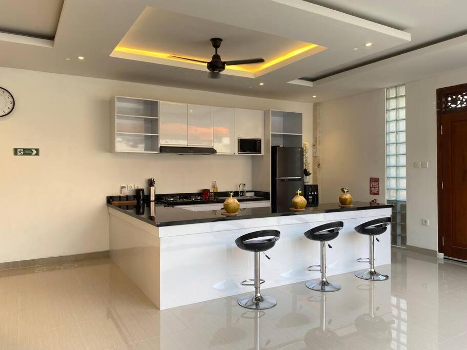 Villa Akmali Umalas 2Br With Private Pool & Jacuzzi Canggu Εξωτερικό φωτογραφία
