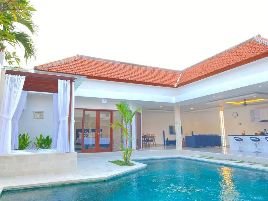 Villa Akmali Umalas 2Br With Private Pool & Jacuzzi Canggu Εξωτερικό φωτογραφία