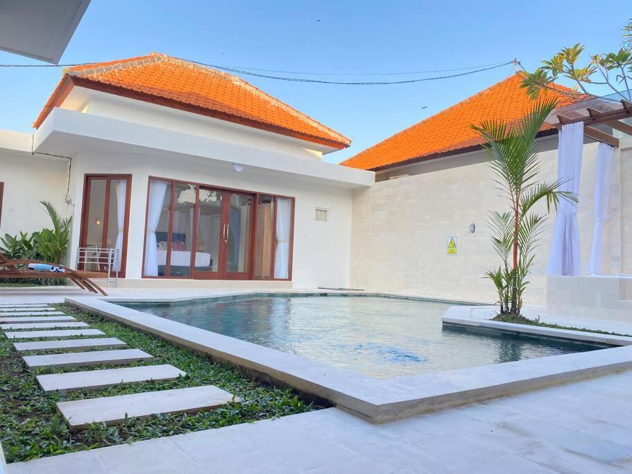 Villa Akmali Umalas 2Br With Private Pool & Jacuzzi Canggu Εξωτερικό φωτογραφία